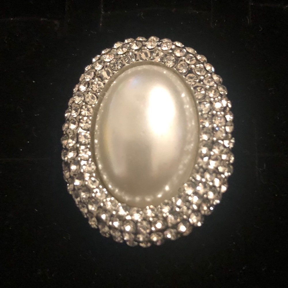 KJL Oval Pearl Center Rhinestone Pavé Ring
